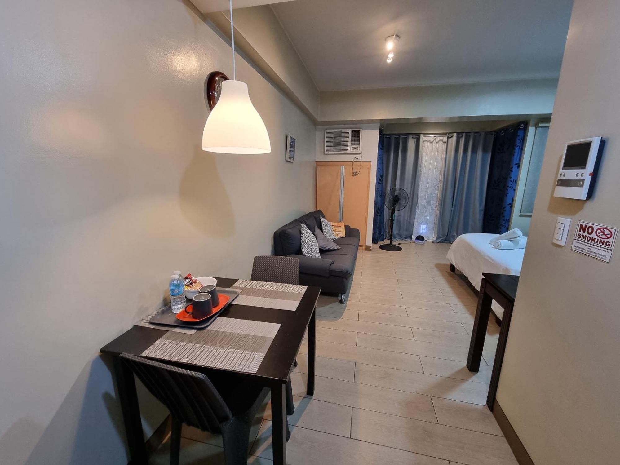 Palm Tree Condos Near Mnl Airport Terminal 3 By Elr Manila Exteriör bild
