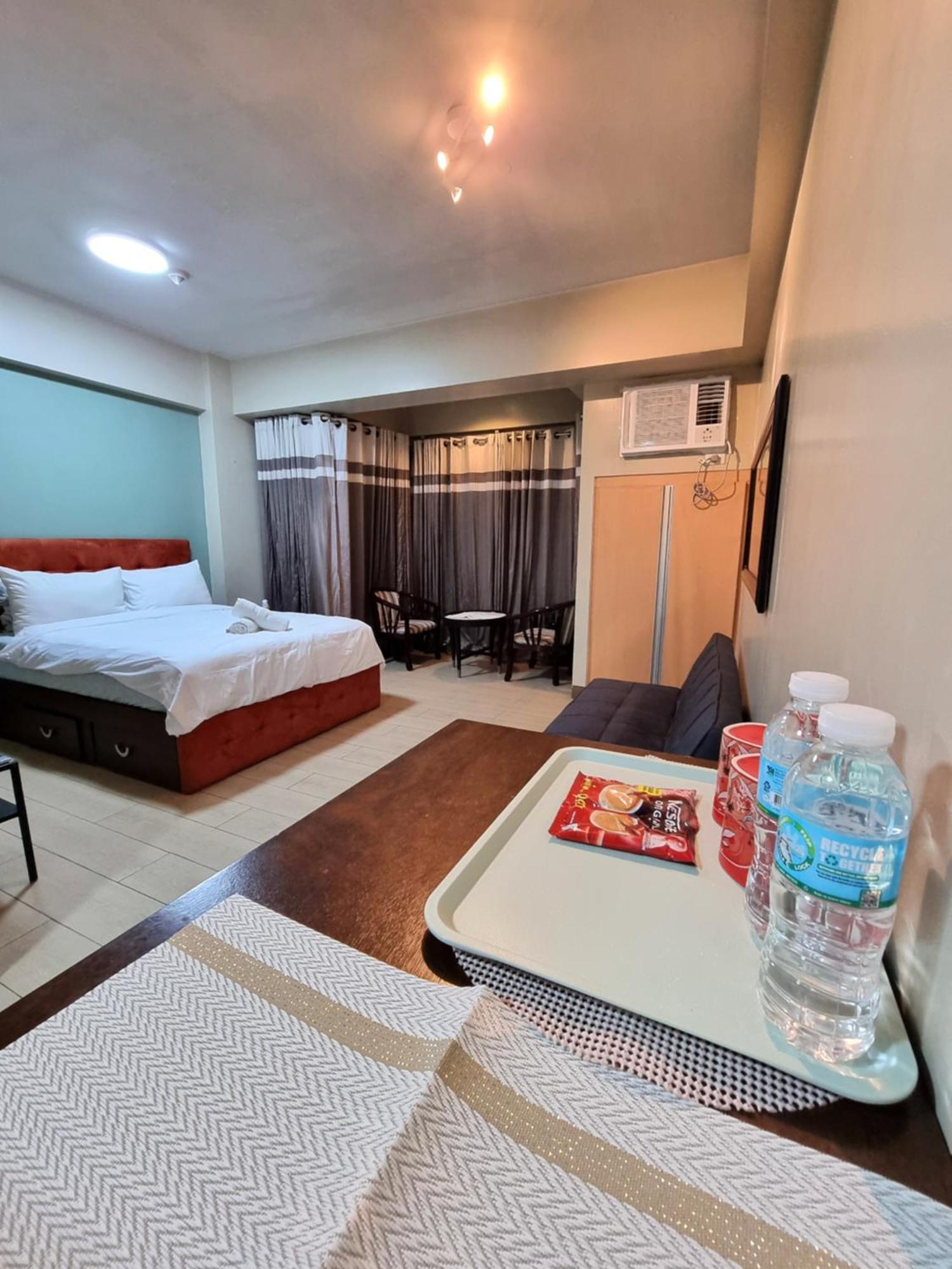 Palm Tree Condos Near Mnl Airport Terminal 3 By Elr Manila Exteriör bild